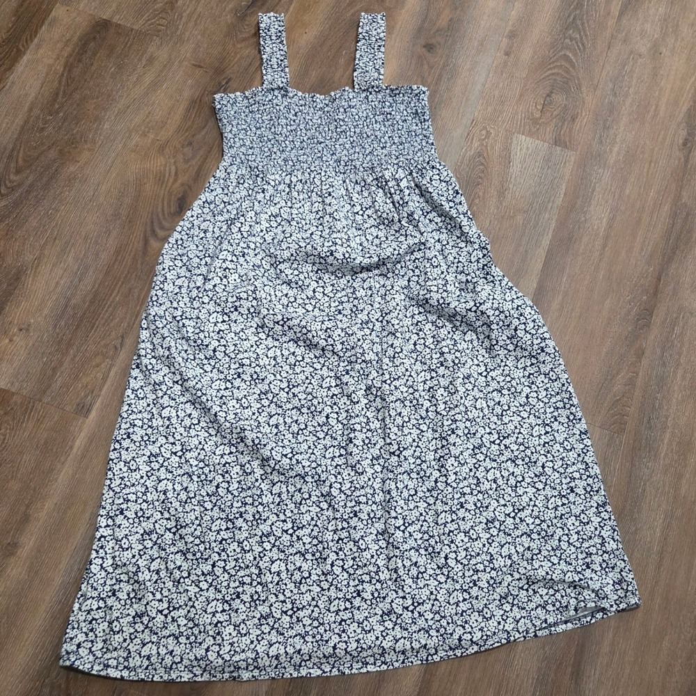 Old Navy Womens XL Navy Blue White Floral Smocked Jersey Maxi Dress Pockets